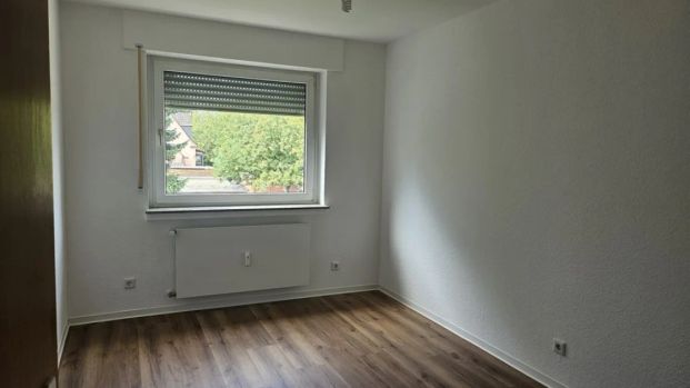 Erstbezug nach Modernisierung: ruhige 84 m²-Wohnung mit Balkon und Gartenmitnutzung - Photo 1