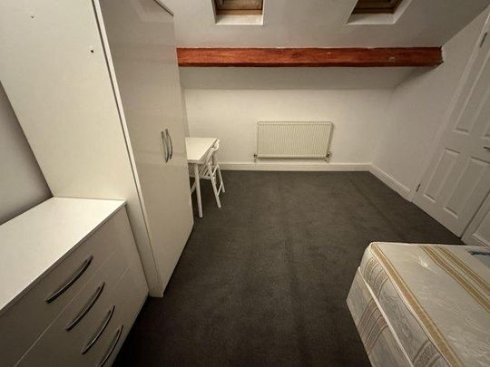 7 bedroom flat to rent - Photo 1