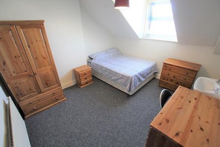 6 bedroom house to rent - Photo 4