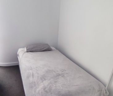 North Melbourne - Photo 2