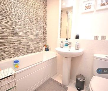 4 bedroom semi-detached house to rent - Photo 4