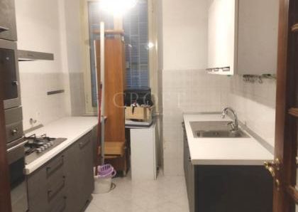 Monteverde Vecchio: Modern 2 bedroom, 2 bath, large living room, separate kitchen. Bright, silent, parquet floors, situated in lovely period building, excellent area, near park. Ref. 2364.