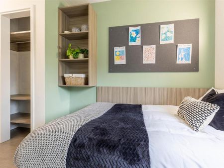 1 bedroom in a flat share to rent - Photo 4