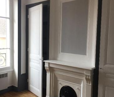 Location Appartement 2 pièces 47m² LYON 6ème - Photo 4