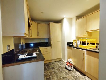 2 bedroom flat to rent - Photo 4