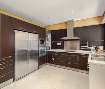 Middle Floor Apartment in Puerto Banús - Photo 2