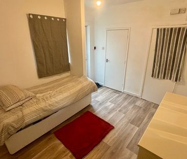 Cheddon Road, Taunton, Somerset - Photo 2