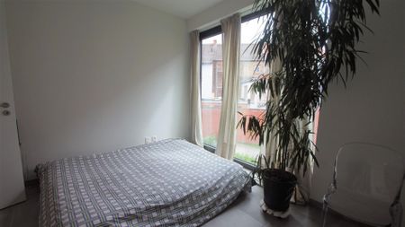 Prachtige rijwoning gelegen in centrum met 2 slpks en terras/stadstuin - Photo 2