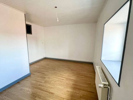 Location appartement 4 pièces 94 m² Issoire 63500 - Photo 2