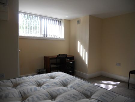 1 Bed Flat, Wilbraham Road, M14 - Photo 2