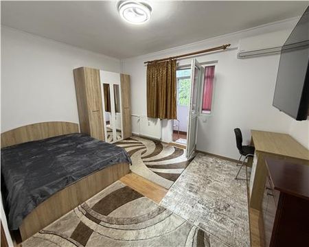 Garsoniera 40 mp , zona Vest, Ploiesti - Fotografie 2