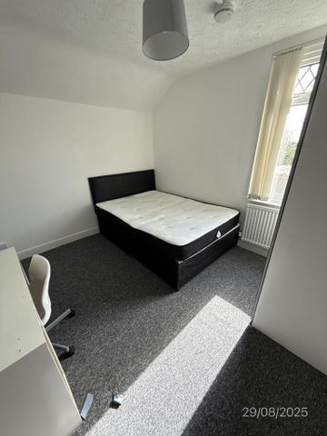 5 bedroom terraced house to rent - Photo 5