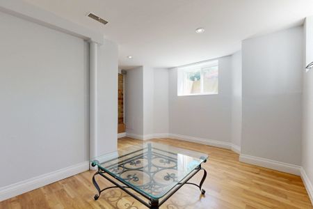 For Lease - 470 Oriole Parkway Unit# Apt 5, Toronto, Ontario - Photo 4