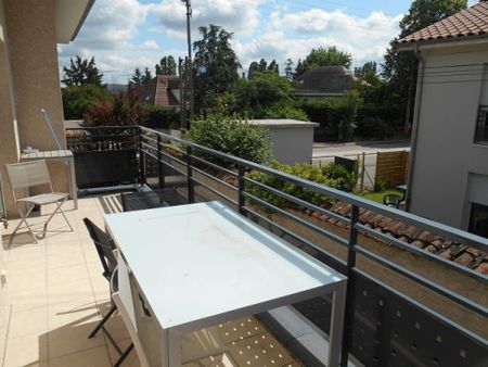 Appartement T2 MEUBLE proche gare de la VERPILLIERE - Photo 5