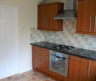 3 bedroom terraced house to rent - Photo 5