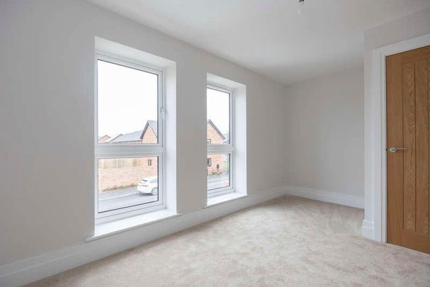 Wallace Square, Bishops Cleeve, GL52 - Photo 1