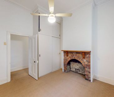 Spacious Family Living Over 2 Levels (Short Term Lease 3 - 6 months) - Photo 3