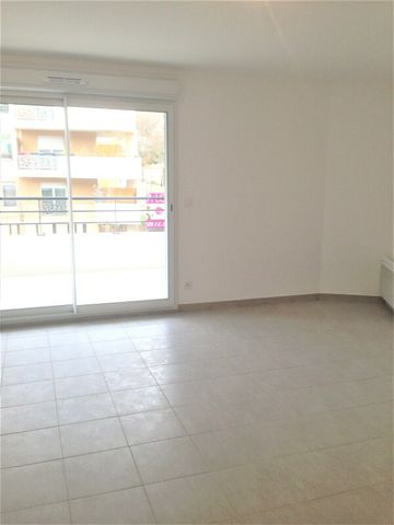 Location Appartement 2 pièces 40m² MARSEILLE 11ème - Photo 4