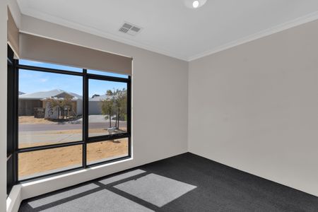 Four Bedroom Family Home in Baldivis - Photo 3