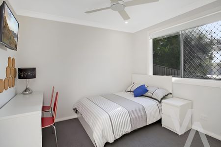 37 Moore Street, Birmingham Gardens NSW 2287 - House For Rent | Domain - Photo 5
