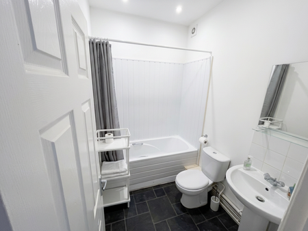 2 bedroom flat to rent - Photo 5