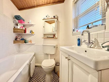 Vale Road, N4 - Photo 5