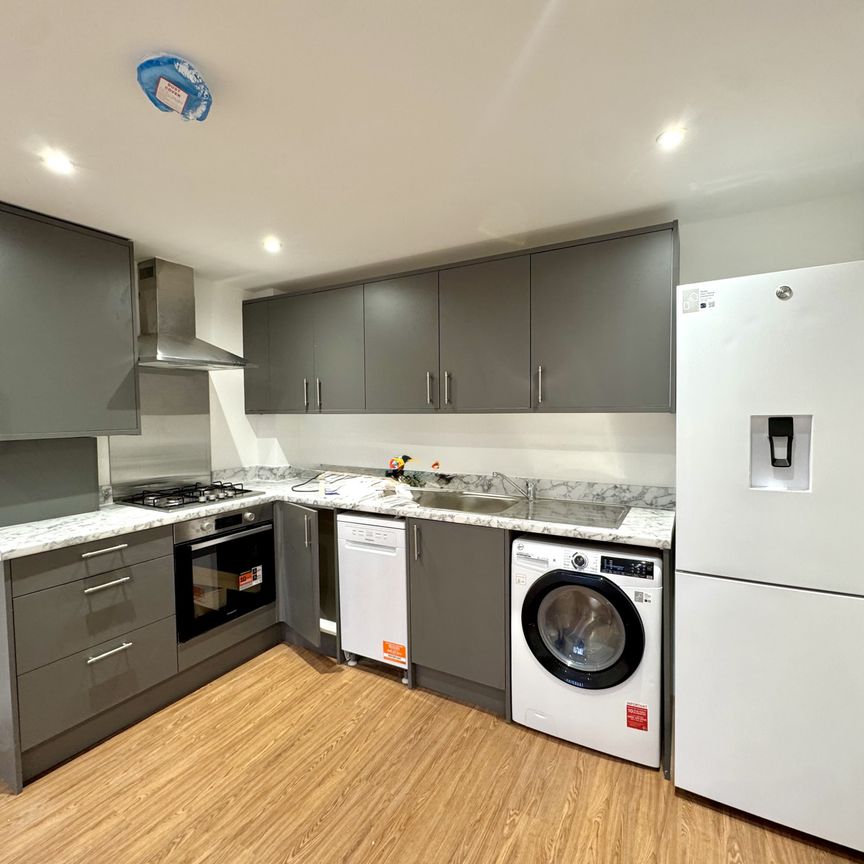 Barge Drive, Greater London, UB2 - Photo 1