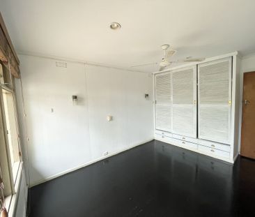 3 Bedroom Home with plenty of Character ! - Photo 6