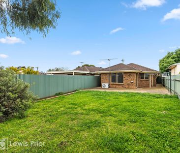 Location Location - Neat & Tidy Courtyard Home - Photo 6
