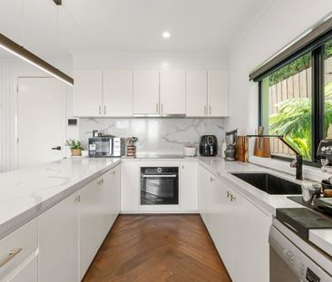 Contemporary Executive Living - Photo 5