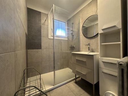 Location Appartement 3 pièces 74m² CHAMBERY 73000 - Photo 2