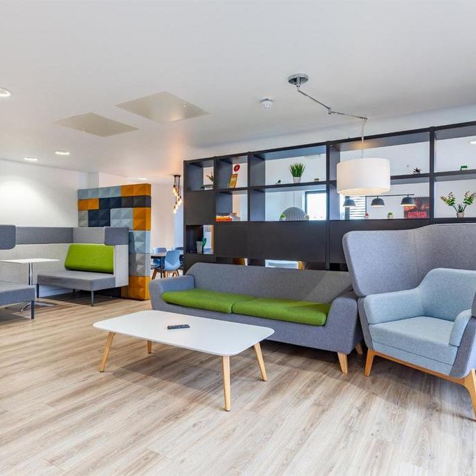 1 bedroom in a flat share to rent - Photo 1