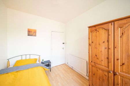 1 bedroom in a house share to rent - Photo 3