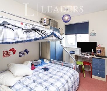 3 bedroom mid-terrace to rent Treacle Nook, Warndon Villages, Worce... - Photo 2