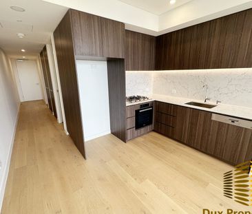 Luxury One-Bedroom Apartment at The Lennox - Photo 3