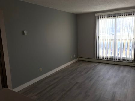 Green Briar North – 2 Bedroom - Photo 2