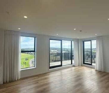 Top Level Apartment - Photo 1