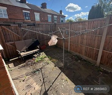 3 bedroom flat to rent - Photo 4