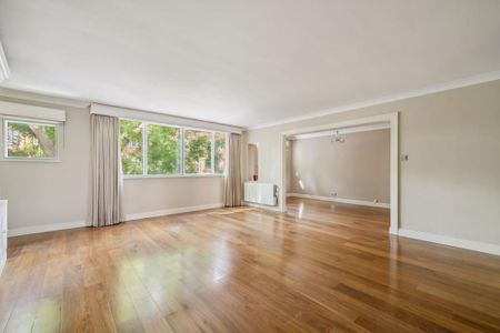 4 bedroom flat to rent - Photo 3