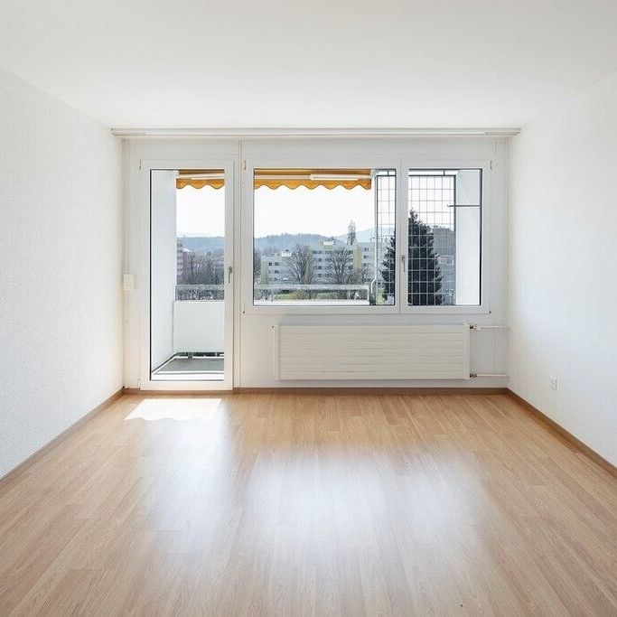 Beautiful and bright apartment! - Photo 1