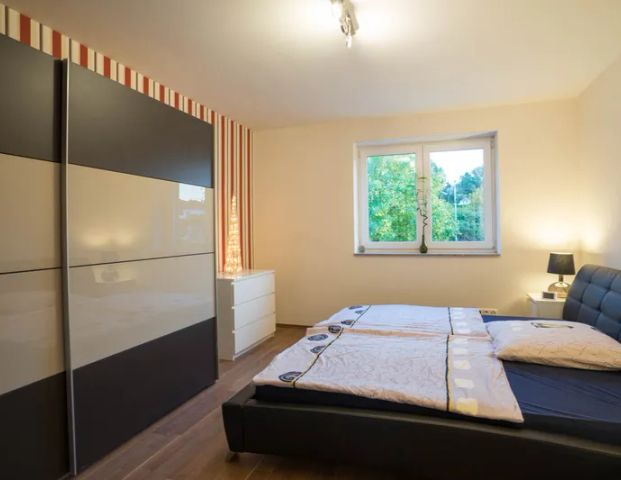 Exklusive, hochwertige Wohnung mit großem Balkon im 1. Obergeschoss - Foto 1