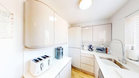 1 bedroom flat to rent - Photo 2