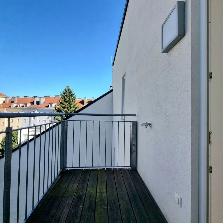 Traumhaftes Dachgeschoß-Refugium in St. Pölten - Großzügig, gepflegt und mit Balkon! - Foto 1