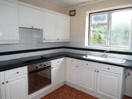 3 bedroom semi-detached house to rent - Photo 5