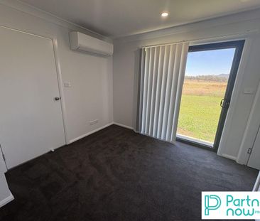 Three-Bedroom Villa in North - Photo 1