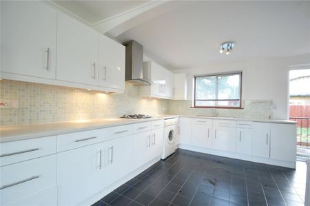 3 Bed Terraced House, Denmark Road, SE25 - Photo 5