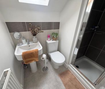 3 bedroom end of terrace house to rent - Photo 6