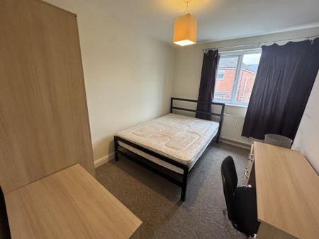 Lamel Street, Hull Road - P1033 - Photo 5