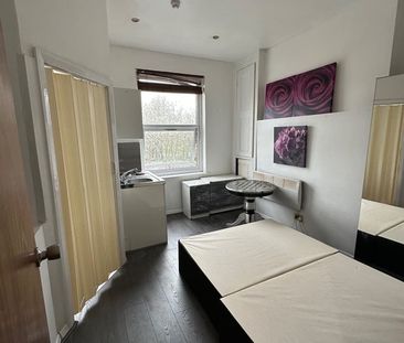 Studio Flat, Dudley Road, B18 - Photo 5