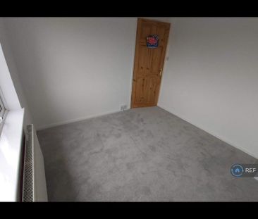 2 bedroom semi-detached house to rent - Photo 3